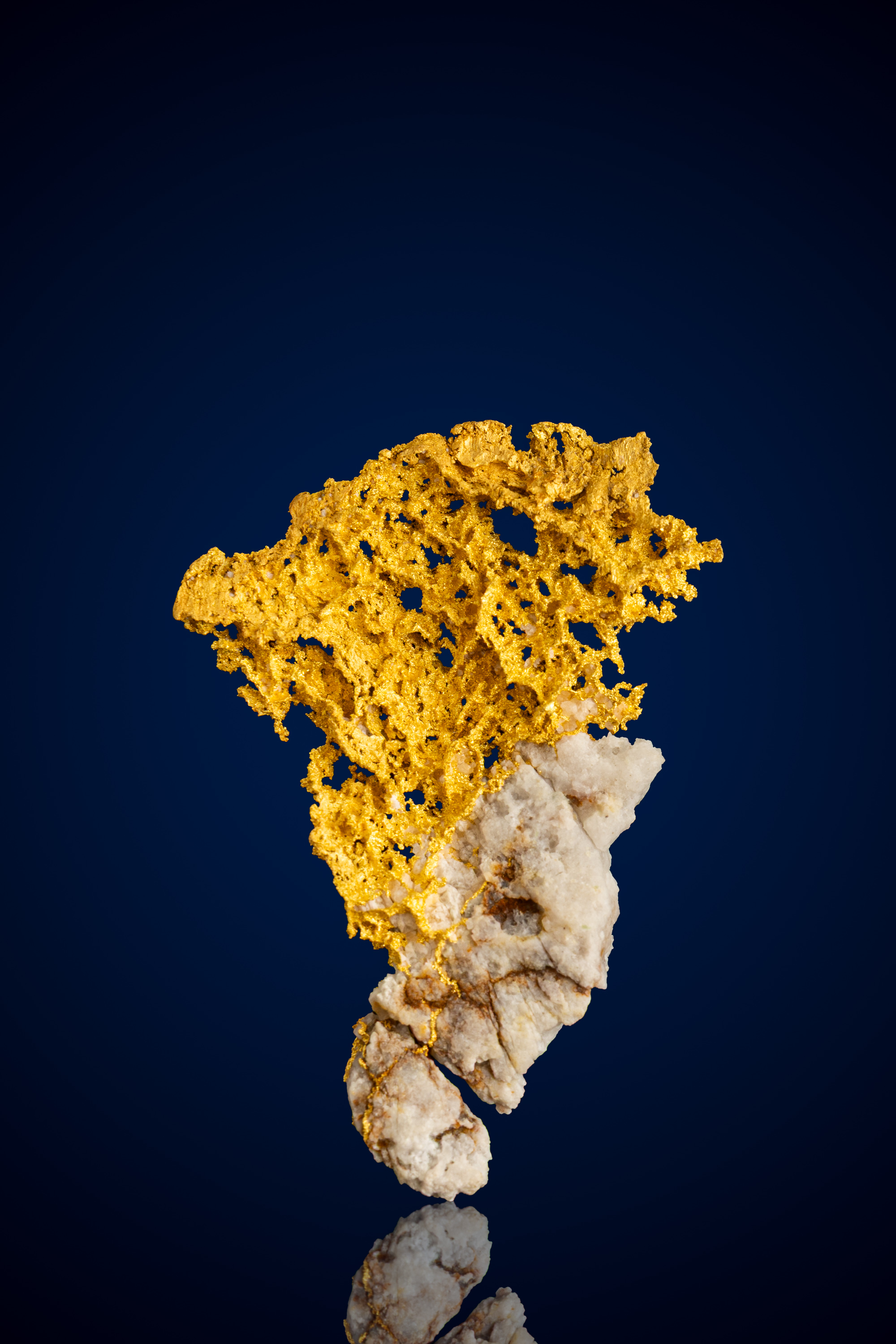(image for) Gorgeous, Showstopping Natural Gold Quartz Specimen - Tuolumne County, CA - 14.61 grams